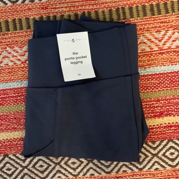 Lou & Grey by LOFT Ponte Pocket Leggings - Picture 2 of 6